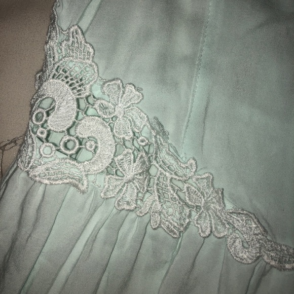 light teal dress with lace detail - Picture 2 of 3